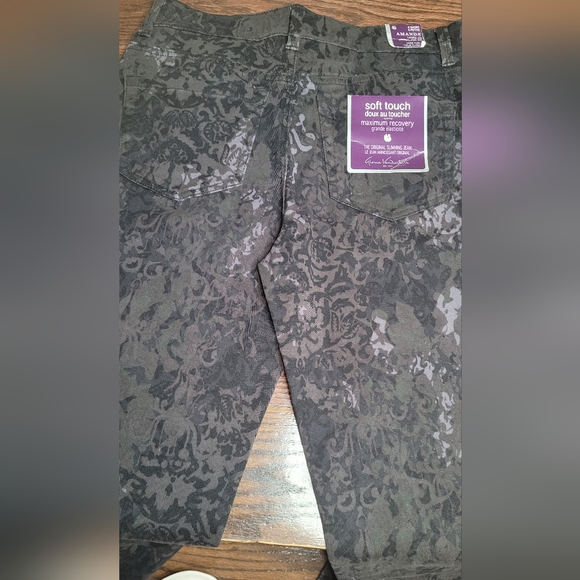 Gloria Vanderbilt Soft Touch Jeans - Picture 12 of 13